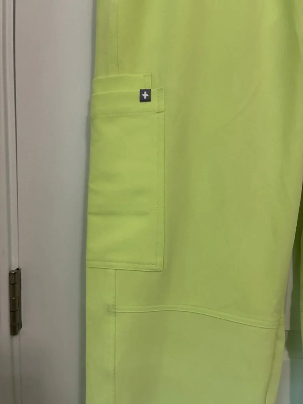 Figs Axim Cargo Scrub Pants W/Aya Logo In Celery Green  Size XLT 36” x 33”